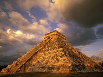 Ancient_Mayan_Ruins,_Chichen_Itza,_Mexico