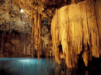 Underground_Lake_in_a_Cavern,_Mexico