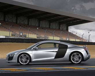 Wallpapers-Audi-R8-back1-1280x1024